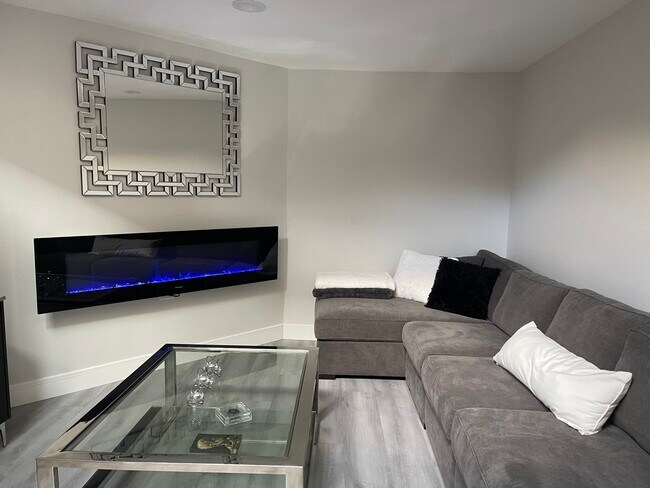 Foto del edificio - 12522 Montecito Rd