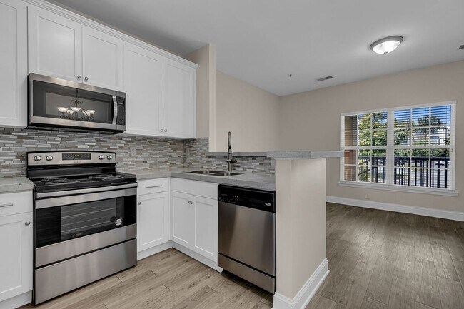Foto del edificio - 7009 Lenox Village Dr