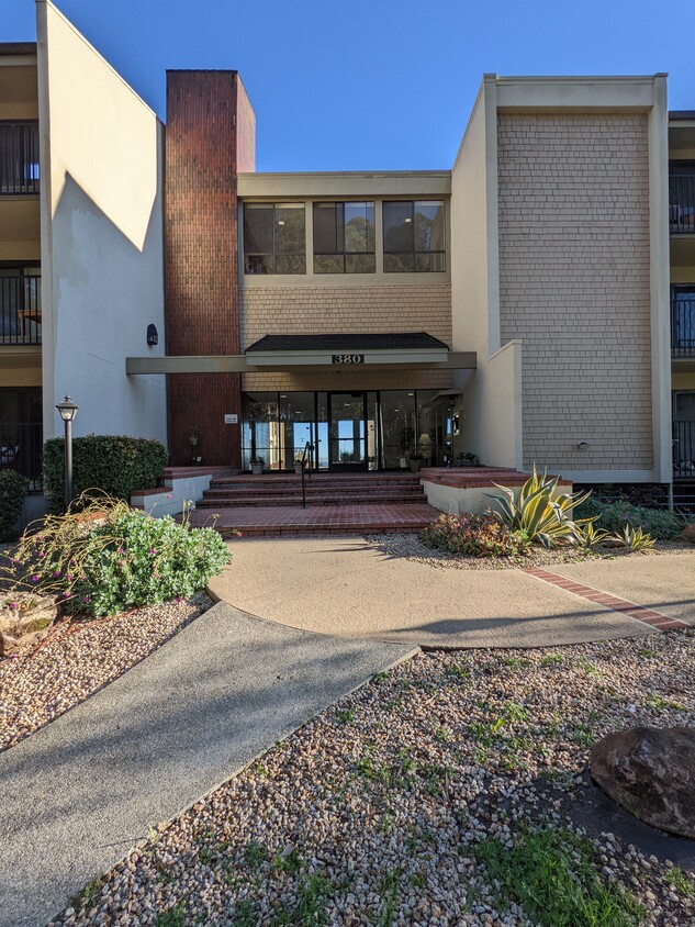 Primary Photo - 380 Vallejo Dr