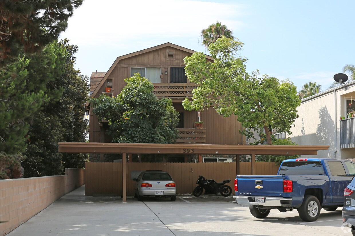 Primary Photo - 393 Oak Ave