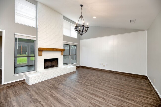 Foto del edificio - 6441 Westridge Dr