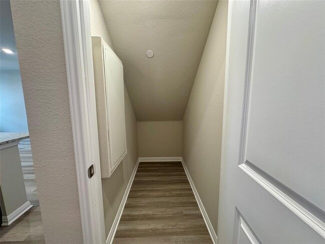 Building Photo - 1850 Settlers Glen Dr