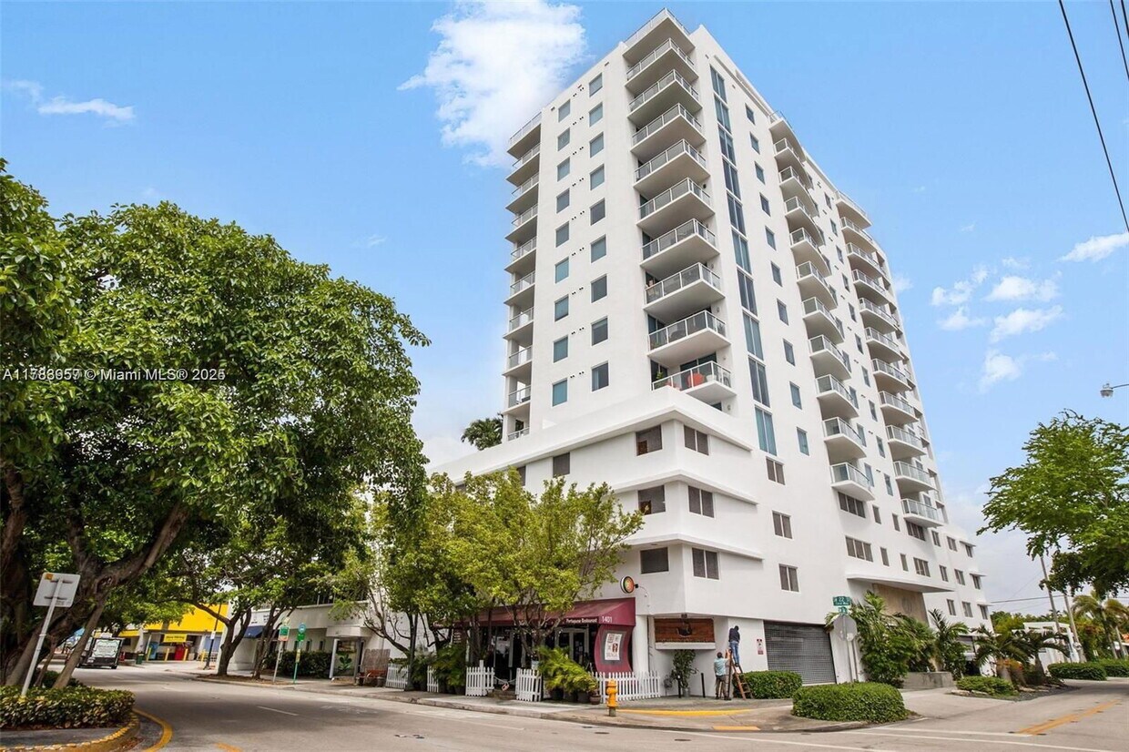 Foto principal - 1401 SW 22nd St