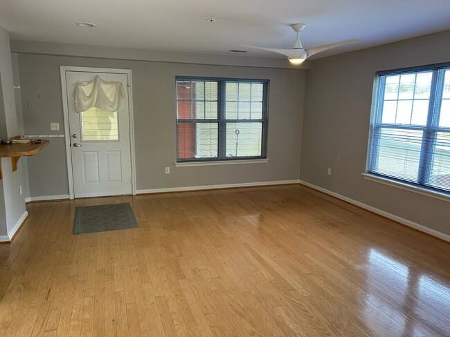 Building Photo - 6827 4th St NW