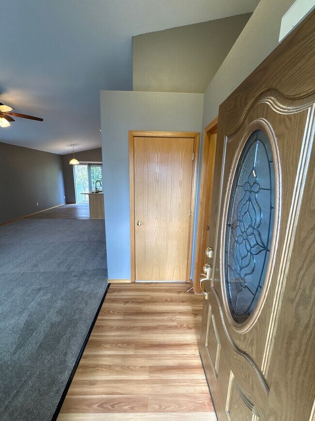 Foto del edificio - Three Bedroom, Two Bath House in Southview