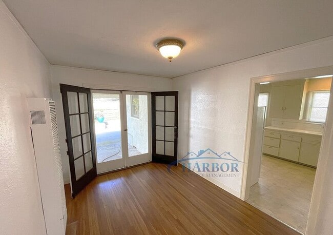 Foto del edificio - 972 W 37th St