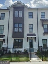 Building Photo - 502 Healy Dr