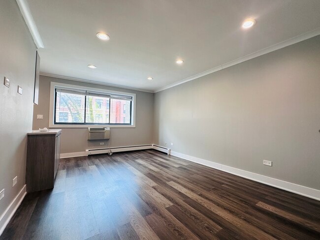 Foto del edificio - 541 W Oakdale Ave