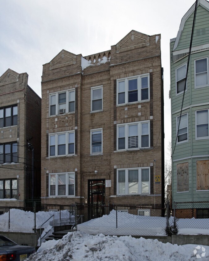 Building Photo - 75 Bostwick Ave