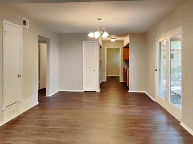 Building Photo - 647 Rutgers Dr