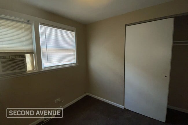 Foto del edificio - 9345 S Burnside Ave