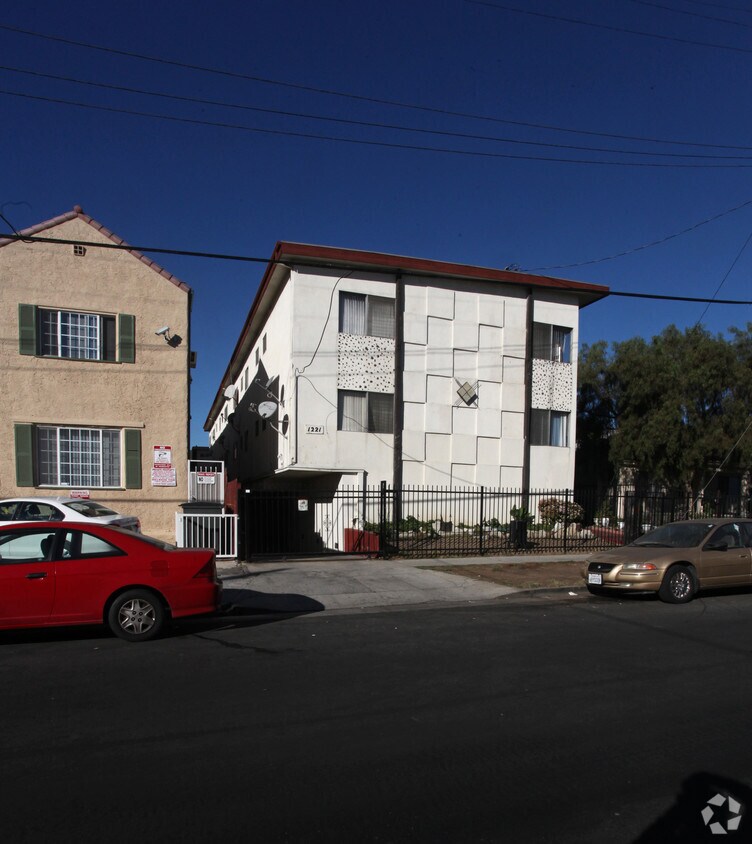 Primary Photo - 1221 N Berendo St