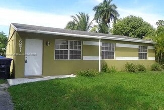 Building Photo - 6871 SW 18th Ct