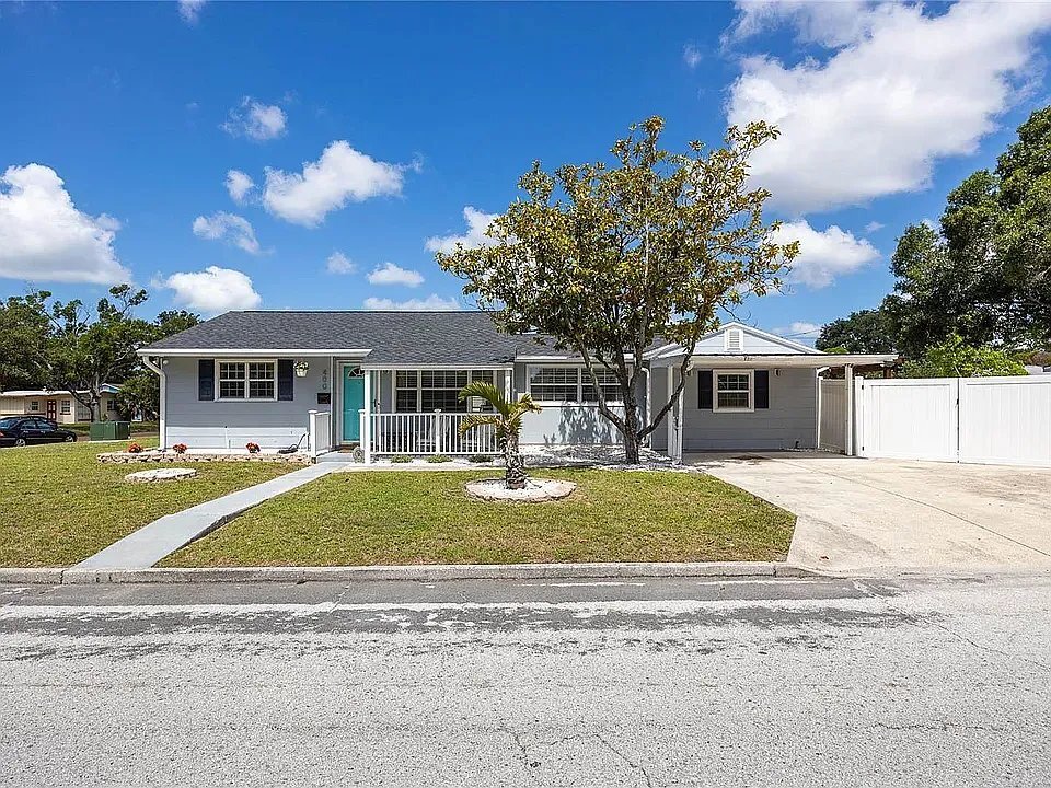Photo - 400 53rd St N (Saint Petersburg, FL)