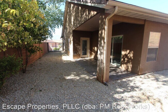 Building Photo - 3 br, 2 bath House - 270 N. 560 W.