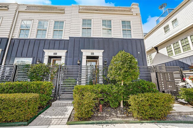 Foto del edificio - 815 Bringhurst St