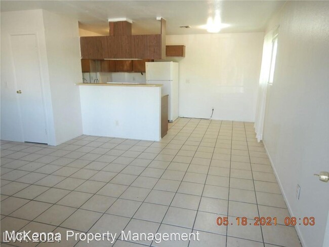 Building Photo - 2 br, 1 bath House - 1508 Cobb Lane #4