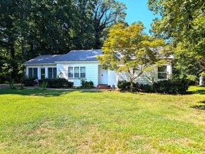 Building Photo - 14737 N Old Statesville Rd