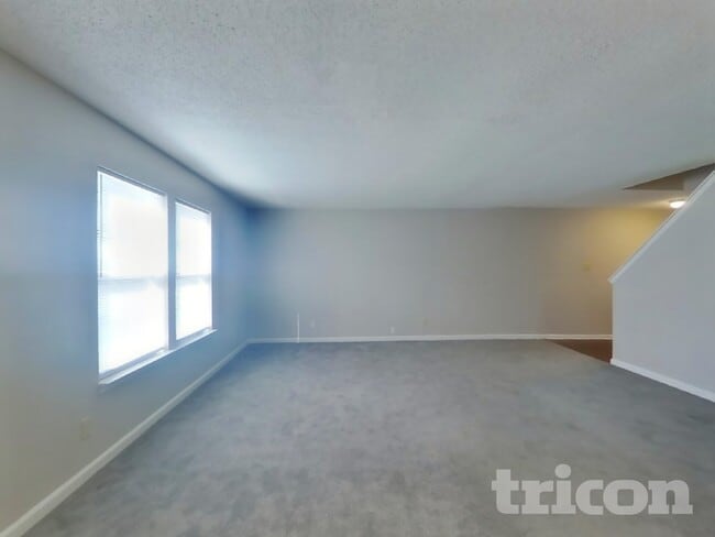 Building Photo - 121 Winterwood Dr