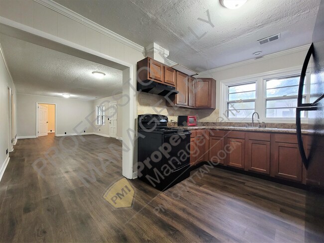 Foto del edificio - **Get 1/2 Off Your First Month**