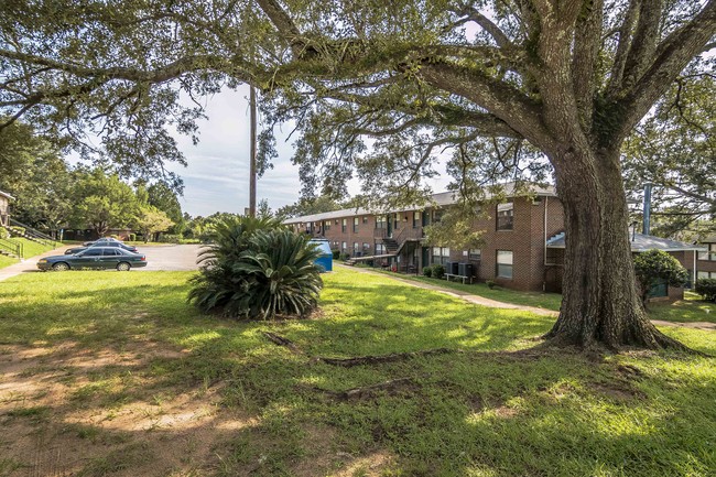 Building Photo - Holton Apartments