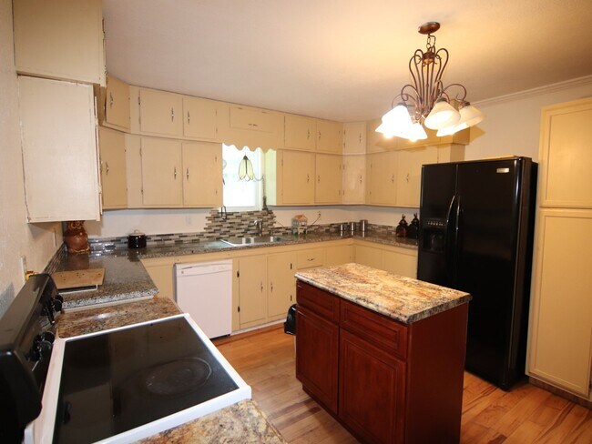 Foto del edificio - 1190 Alred St