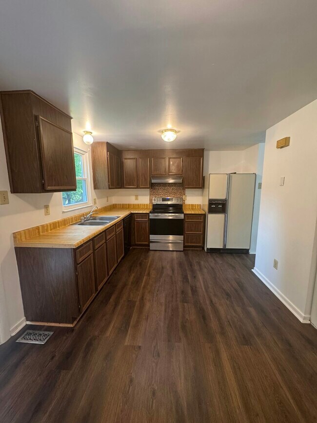 Foto del edificio - 6401 Brambleton Rd