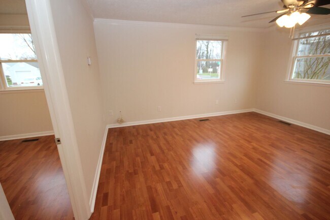 Building Photo - New Renovation 2 Bedroom, 1 Bath Single-fa...