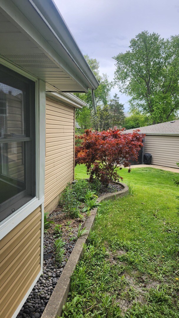 Building Photo - 20831 Maple Ct