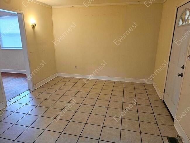 Building Photo - 8504 3rd Ave N