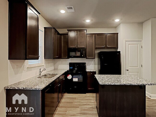 Building Photo - 3413 Sumersbe court