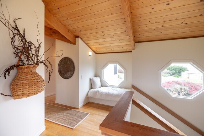 Building Photo - 2047 Dubloon Ct