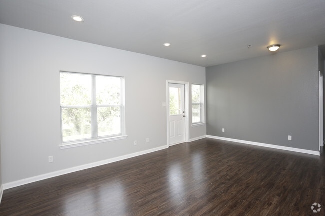 2BR,2BA - 975SF - DINING AREA - City Center Apartments