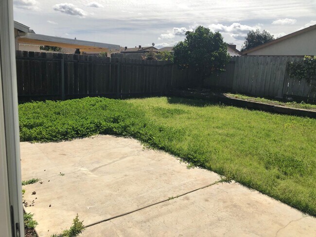 Building Photo - ***MAJESTIC MIRA MESA , UPGRADED 1 STORY H...