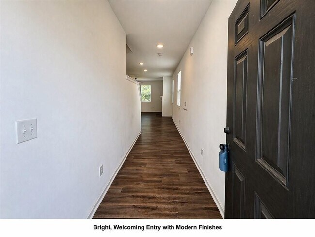 Foto del edificio - 5945 Osgood Pl