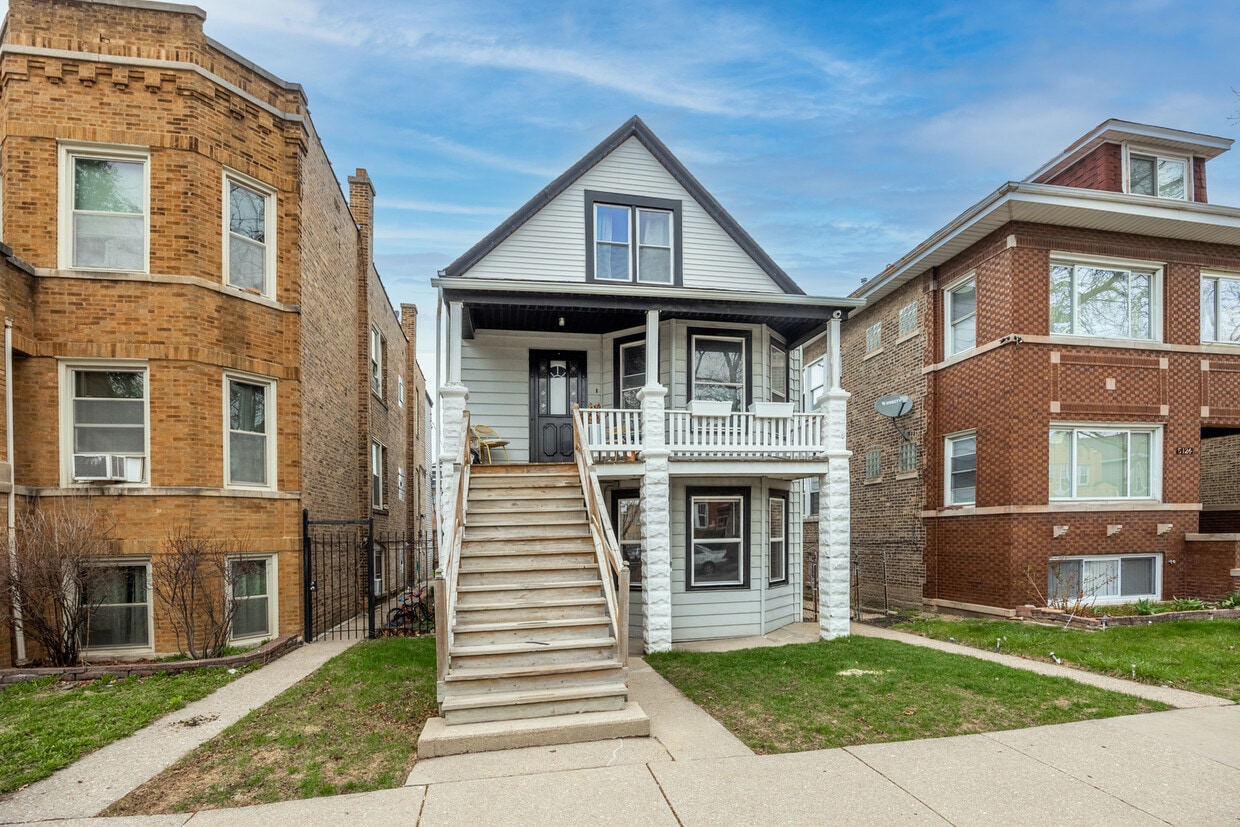 Foto principal - 5128 W Henderson St