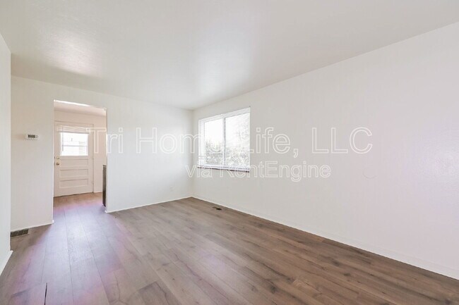 Foto del edificio - 9295 E 14th Ave