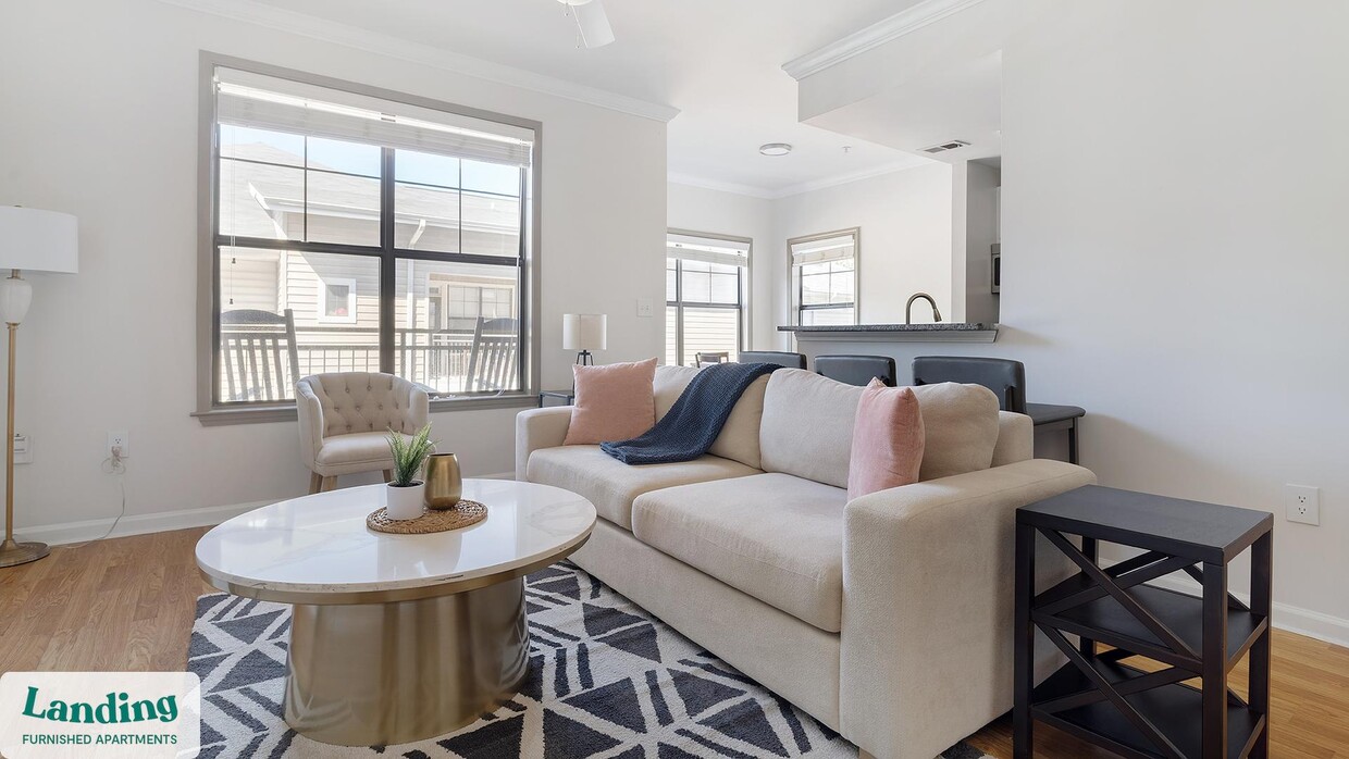 Foto principal - 2000 Monroe Pl NE