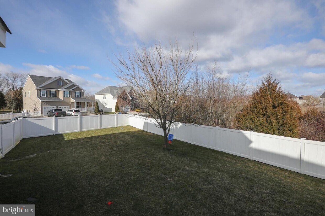 Primary Photo - 601 Bainbridge Dr
