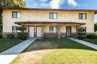 Building Photo - 3400 Ashe Rd