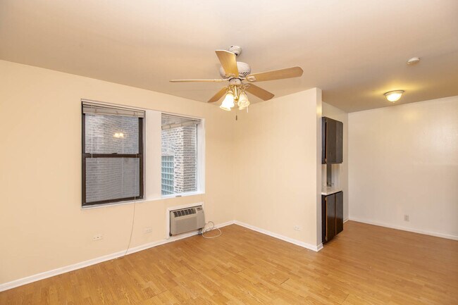 Foto del edificio - 1504 N Dearborn Pkwy