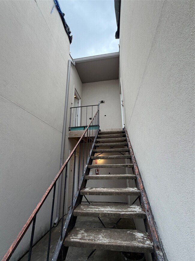 Foto del edificio - 2425 Augusta Dr