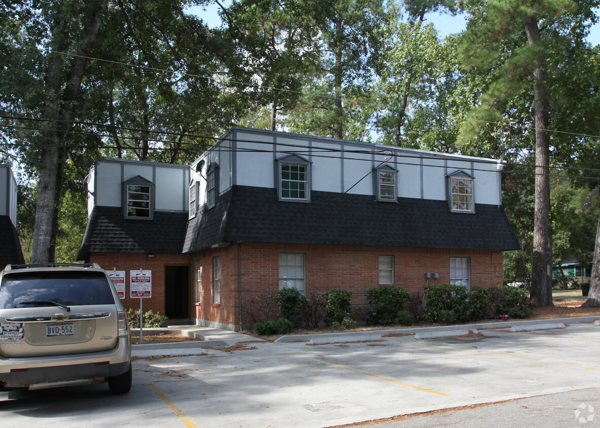 Building Photo - Lawndale Apartments