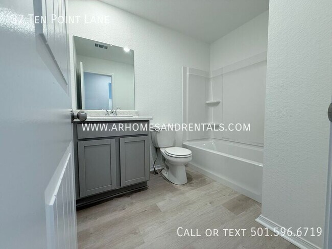 Foto del edificio - 37 10 Point Ln