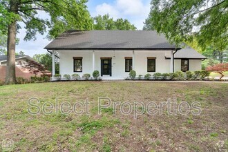 Building Photo - 909 Pinecrest Dr