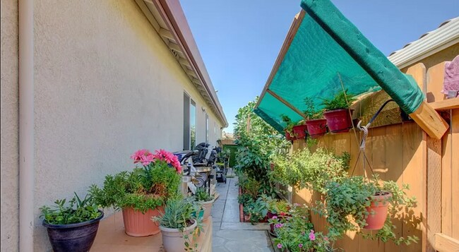 Foto del edificio - 3334 Line Drive