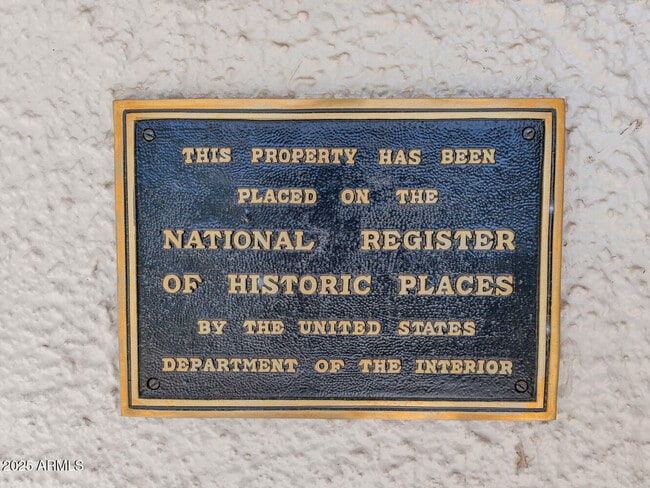 Foto del edificio - 60 E Hoover Ave