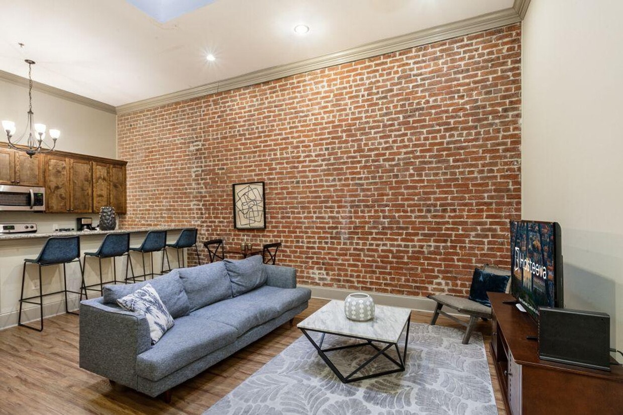 Foto principal - 300 Baronne St