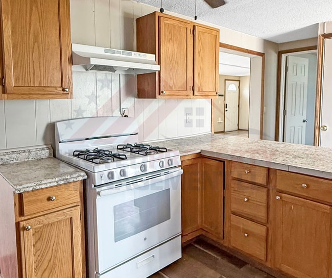 Building Photo - 3 bedroom 2 bathroom double wide for rent ...