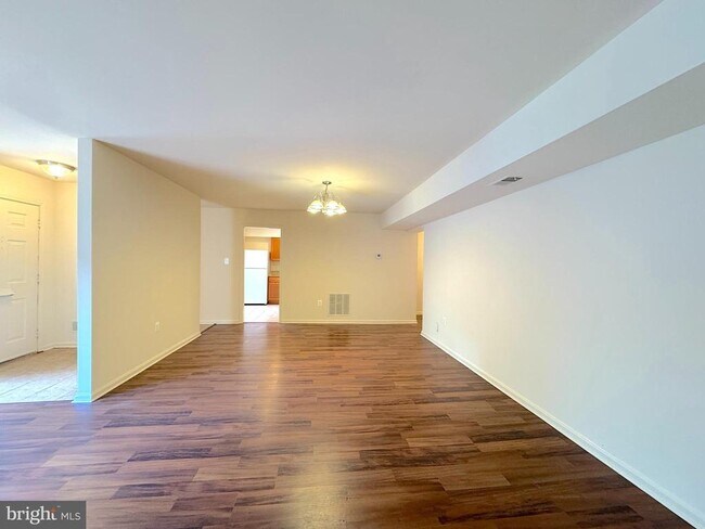 Foto del edificio - 4605 Logsdon Dr